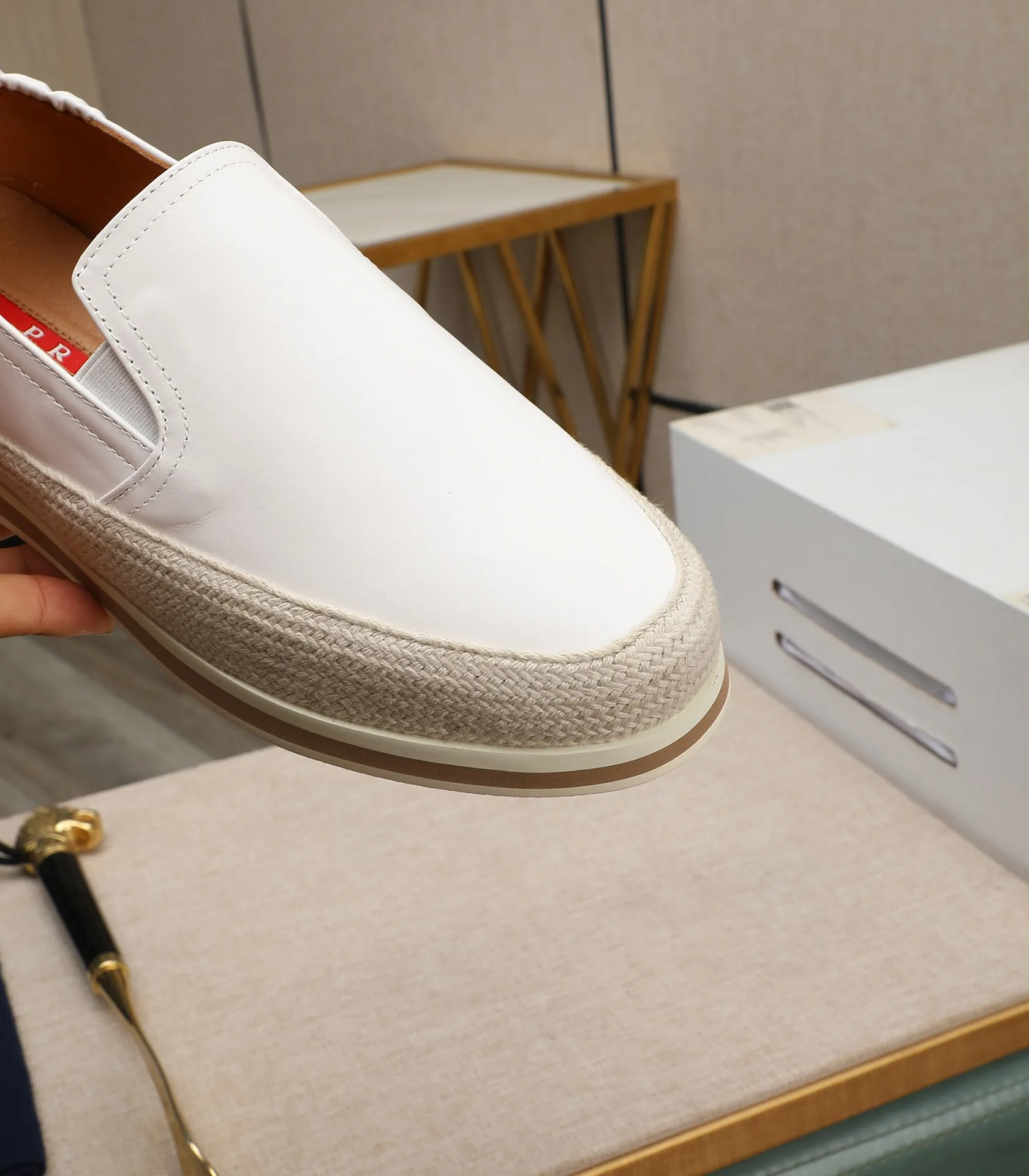 Men's men's shoes 💰460 high-end version. PRADA (Prada) men's casual style, compare the quality at the counter 🧚🏿♂️Imported cowhide fabric 🐎Water-dyed comfortable and soft cowhide lining for feet 🐂Genuine leather outsole with label 🎉 Size 38-44. Can be customized for 45💥🏆